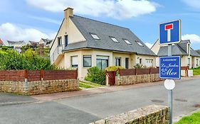 Appartement de 2 chambres avec vue sur la mer jardin clos et wifi a Saint Pol de Leon